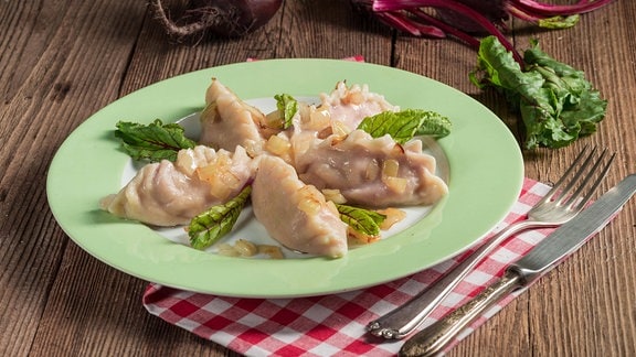 Teller mit Piroggen
