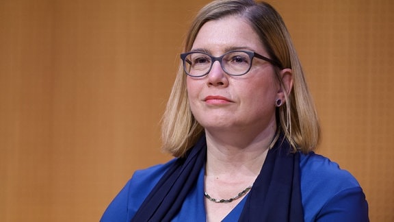 Portrait: Skadi Jennicke (Die Linke), Bürgermeisterin und Beigeordnete für Kultur der Stadt Leipzig