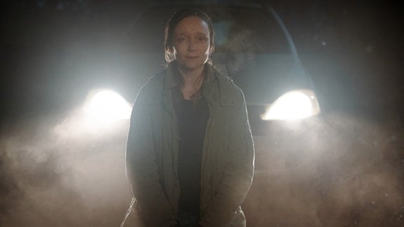 Polizeiruf 110 aus Magdeburg "Widerfahrnis" Sarah (Mareike Sedl) weint bitterlich.