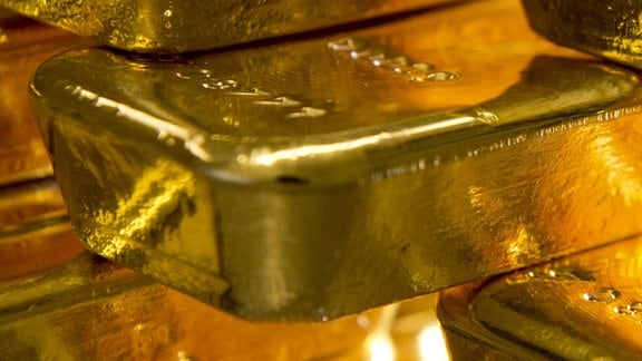 Goldbarren im Tresor 
