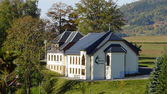 Kreuzkirche Mildenau von außen