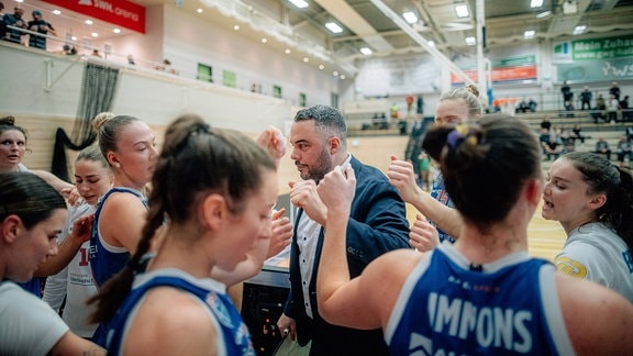 Head-Coach Timur Topal, Syntainics MBC, während der Begegnung Syntainics MBC Lions - Panthers Osnabrück.