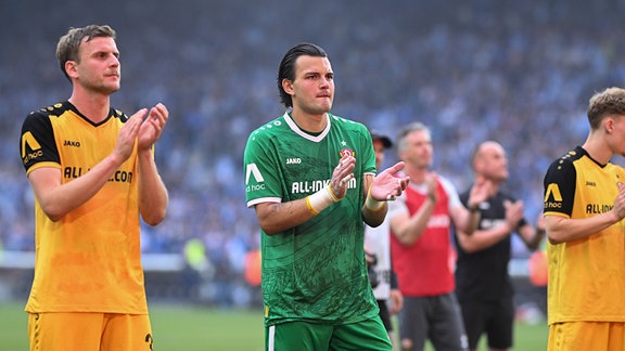 Spieler der SG Dynamo Dresden nach dem Spiel 